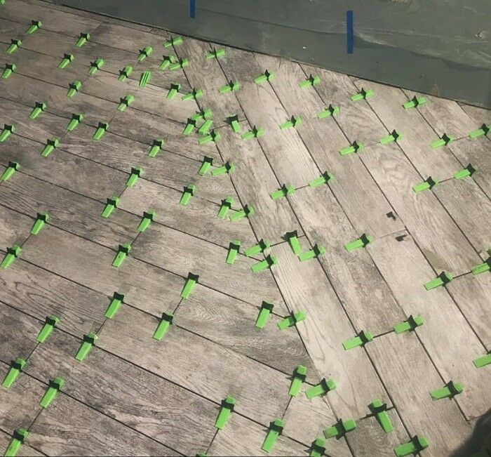LevTec Shower Tile Leveling System – Basic Kit with 250 Clips & 250 Wedges