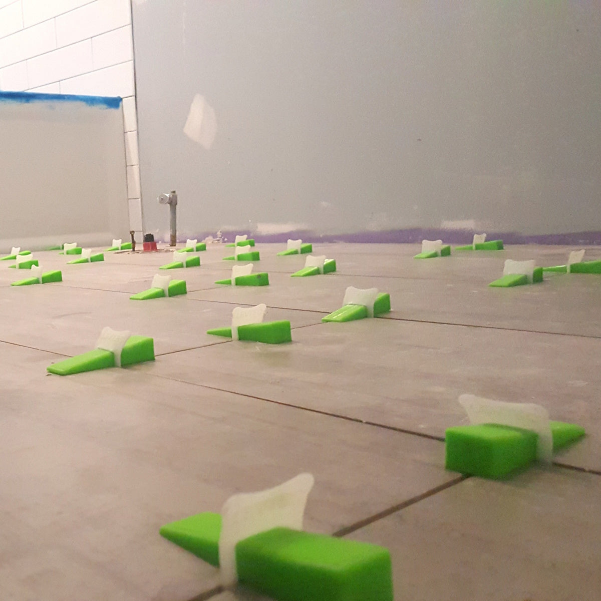 LevTec Clips 500 Pack – Tile Leveling System for Shower Walls & Floors