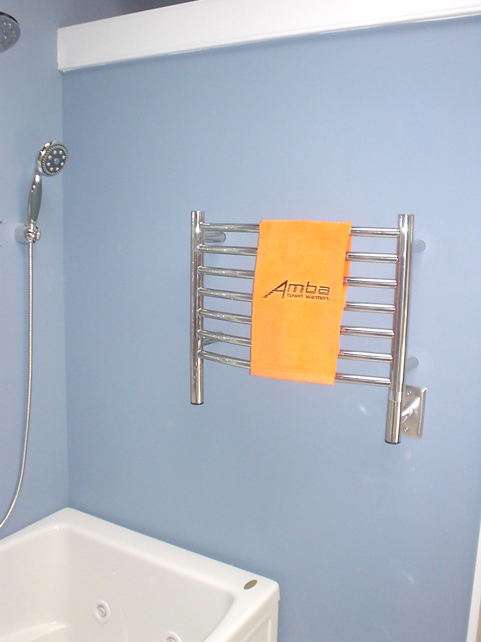 Amba Jeeves H Curved Polished Towel Warmer, 7 Bars, Hardwired, 21" W x 18" H